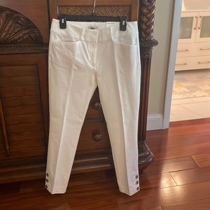♥️Ann Taylor Loft white skinny ankle pants with button detail on cuffs